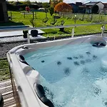Gerendaház Lady Tipi 2 Avec Jacuzzi Et Piscine