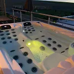 Gerendaház Lady Tipi 2 Avec Jacuzzi Et Piscine Saint-Utin
