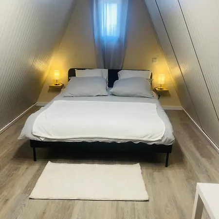 Lady Tipi 2 Avec Jacuzzi Et Piscine 롯지 *