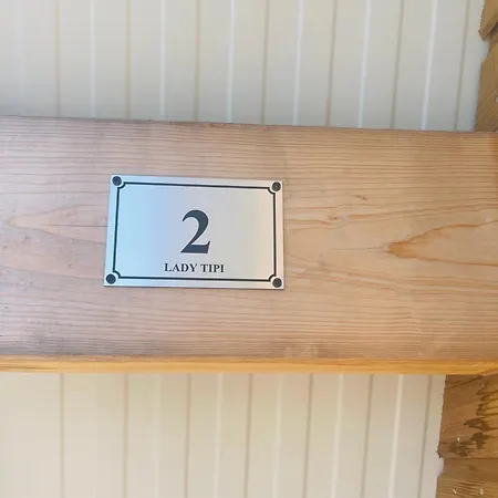 Lady Tipi 2 Avec Jacuzzi Et Piscine