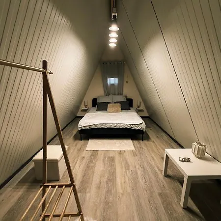 Lady Tipi 2 Avec Jacuzzi Et Piscine 롯지 *