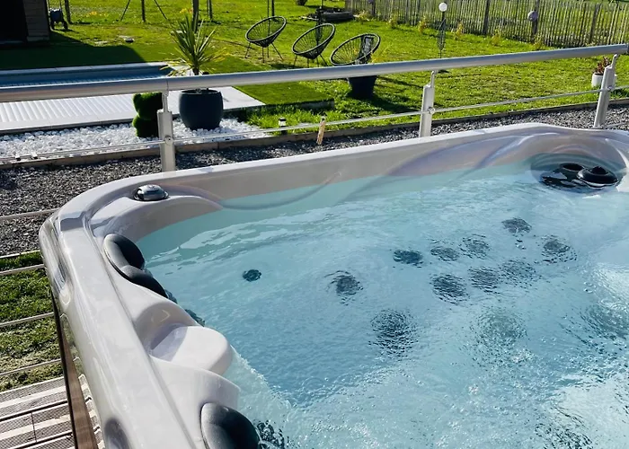 Lodge Lady Tipi 2 Avec Jacuzzi Et Piscine