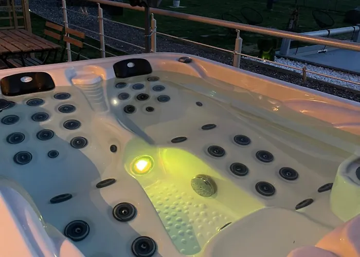 Lodge Lady Tipi 2 Avec Jacuzzi Et Piscine Saint-Utin